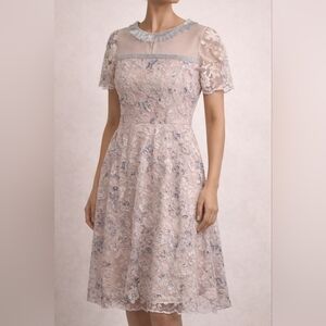 T Tahari Floral Lace Dress Size 14 / Romantic Occasion Style